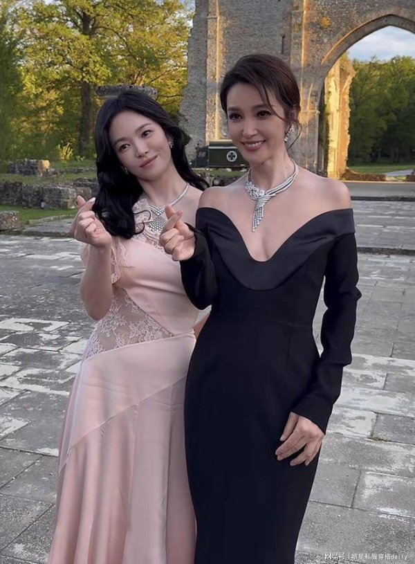 实盘配资一般不超过多少 44岁宋慧乔穿粉裙嫩回20岁！中年女星凭啥越老越敢穿？